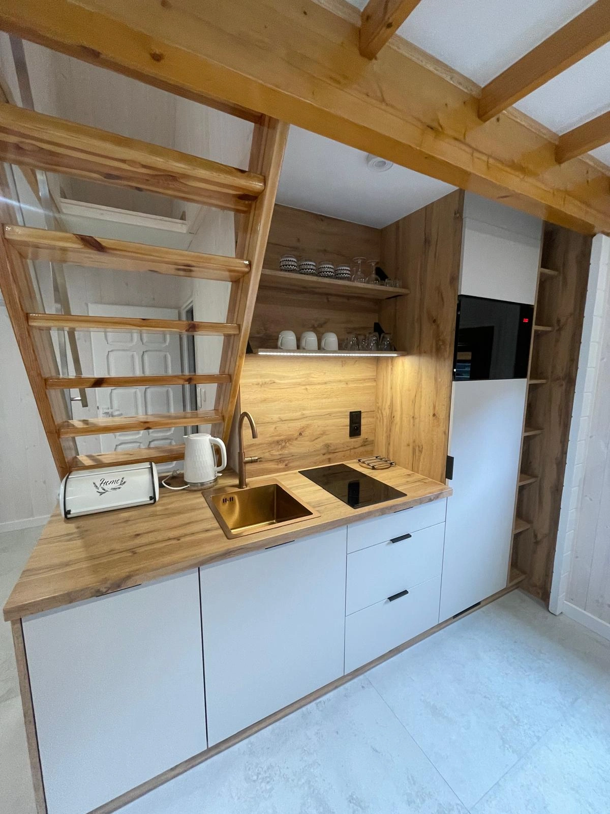 Zewnątrz domku małego JantarHome, Jantar Bałtyk