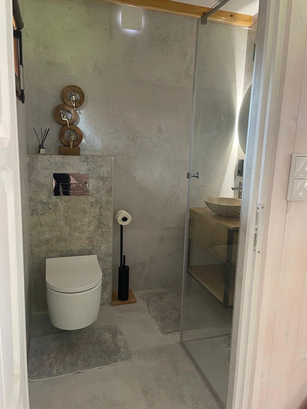 Domek mały JantarHome — elewacja i taras